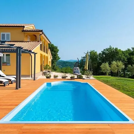 Cosy In Villa